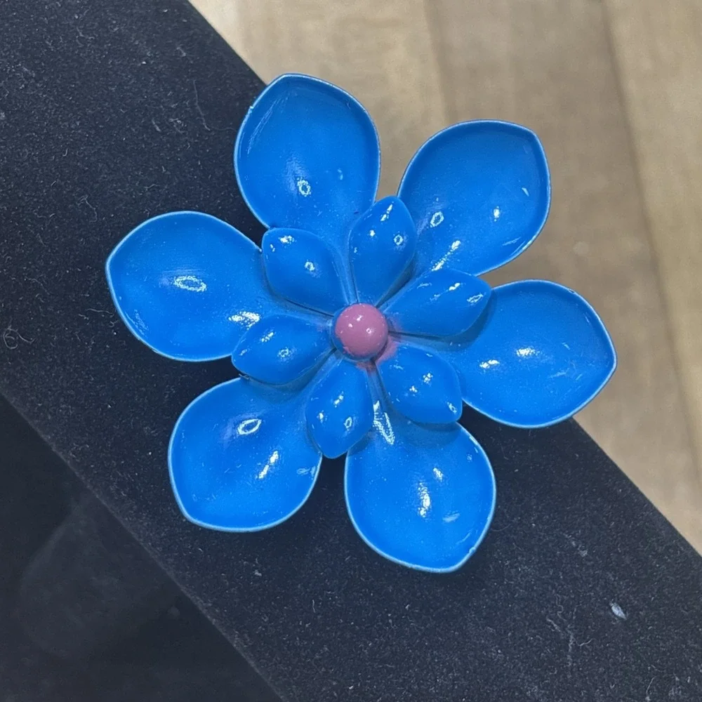 Vintage 1960s Mod Flower Power Blue Pink Enamel Brooch MCM Floral Pin
